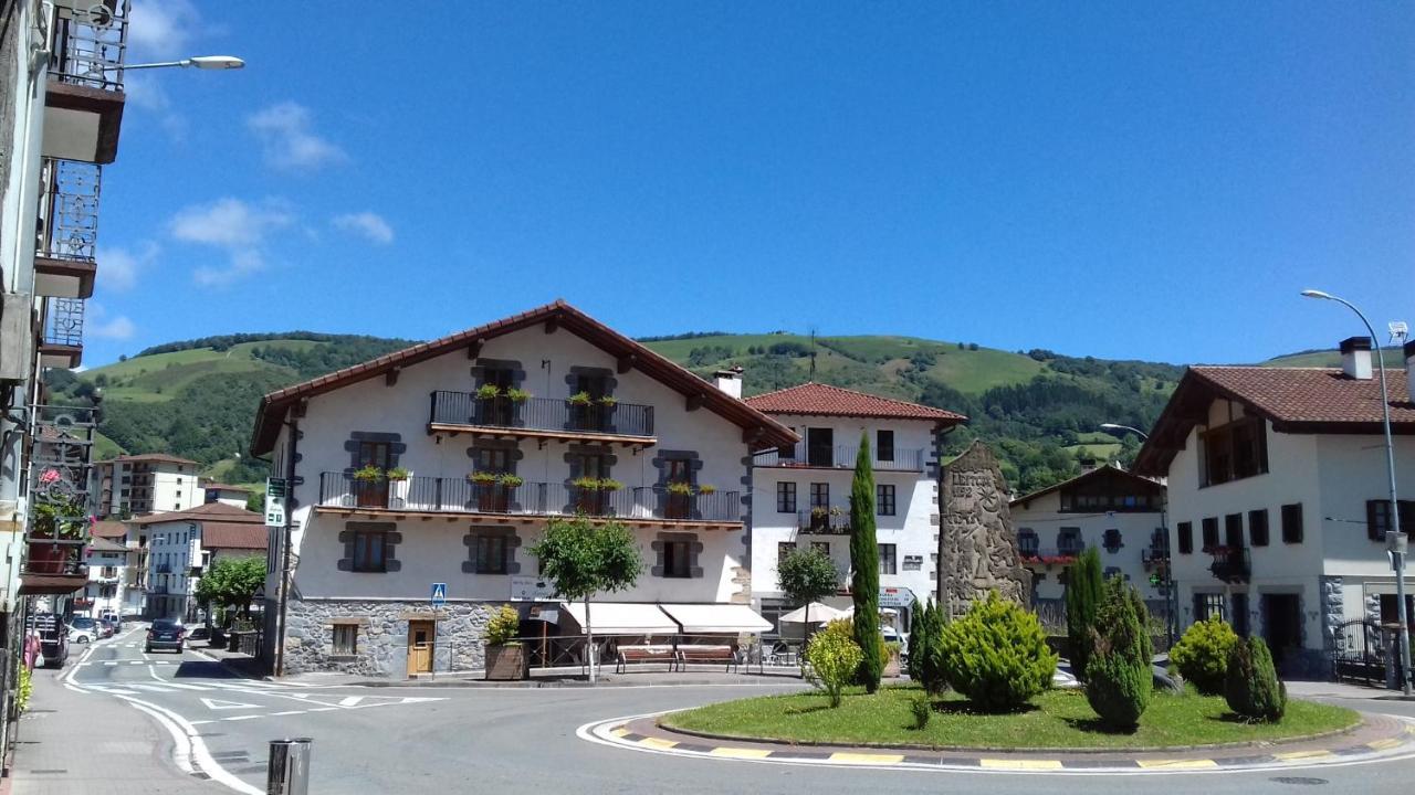 Hostal-Cicloturismo Lopenea Leitza  Εξωτερικό φωτογραφία