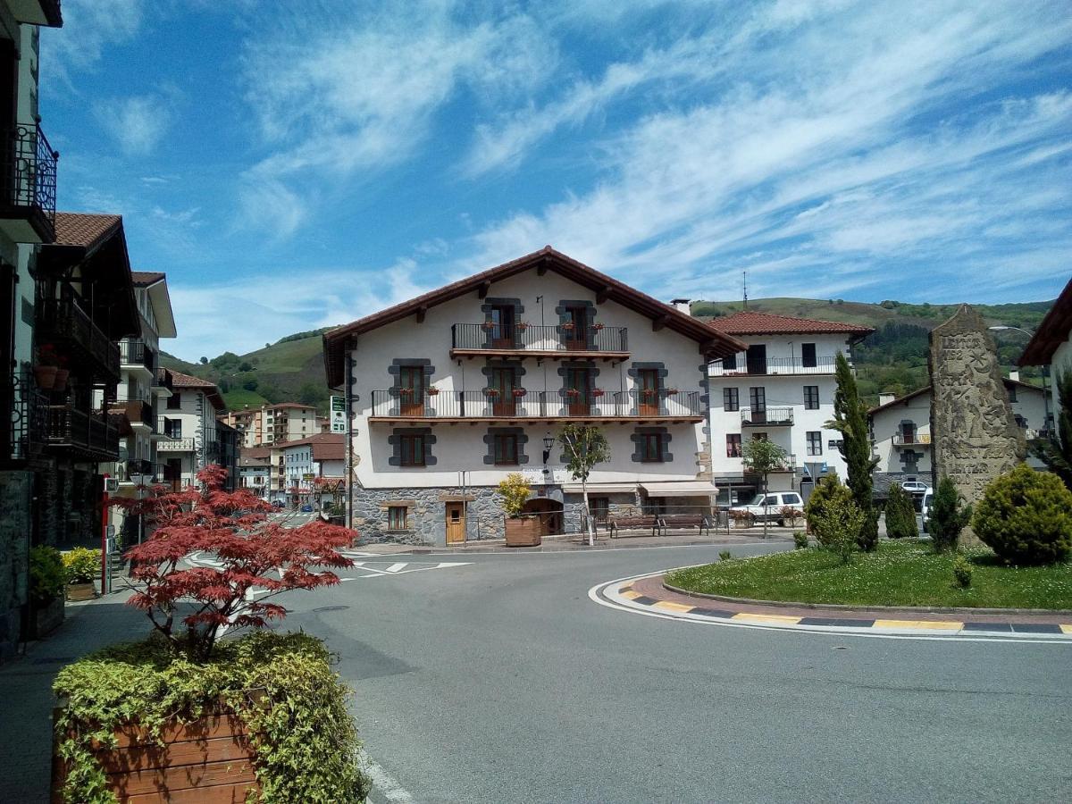 Hostal-Cicloturismo Lopenea Leitza  Εξωτερικό φωτογραφία